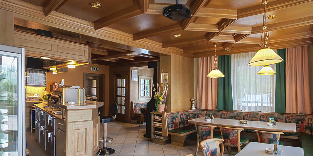 Отель Cafe Landerl Матрай-ин-Осттироль Экстерьер фото